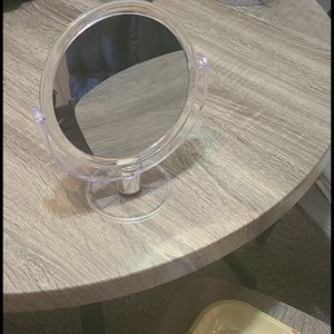Makeup mirror